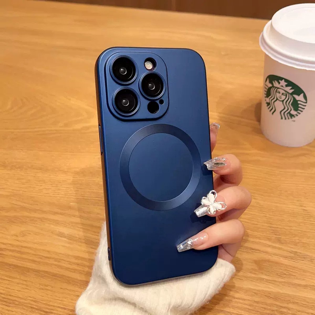 Shockproof Hoesje Blauw - Geschikt voor iPhone 16 - Met Magneetring en Camera Protectors - Super Stevige Ultra TPU Case - Siliconen Soft Touch - Magneet Compatible