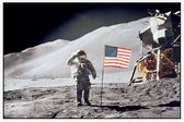 Astronaut gives salute beside U.S. flag (maanlanding) - Foto op Akoestisch paneel - 225 x 150 cm