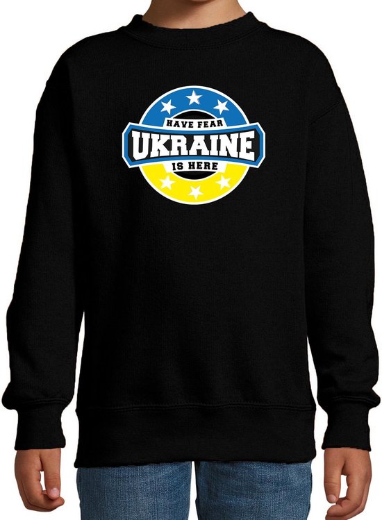 Have fear Ukraine is here sweater met sterren embleem in de kleuren van de Oekraiense vlag - zwart - kids - Oekraine supporter / Oekraiens elftal fan trui / EK / WK / kleding 98/104