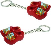 Set van 2x stuks sleutelhangers met 2 rode klompjes van 4 cm - Oud Hollands souvenir - Cadeau/gadgets