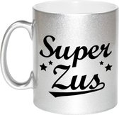Super zus tekst cadeau mok / beker - 330 ml - zilverkleurig - kado koffiemok / theebeker