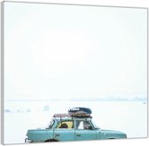 Plexiglas –Groene Auto in de Sneeuw-50x50 Foto op Plexiglas (Met ophang)