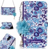 Voor LG K10 (2017) (EU-versie) Blauw en wit porseleinpatroon Horizontale flip lederen tas met houder en kaartsleuven & parelbloem Ornament & ketting