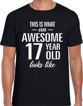 Awesome 17 year / 17 jaar cadeau t-shirt zwart heren M