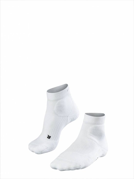 Witte Falke tennissokken met een subtiel logo op de wreef.