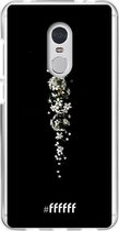 6F hoesje - geschikt voor Xiaomi Redmi 5 -  Transparant TPU Case - White flowers in the dark #ffffff