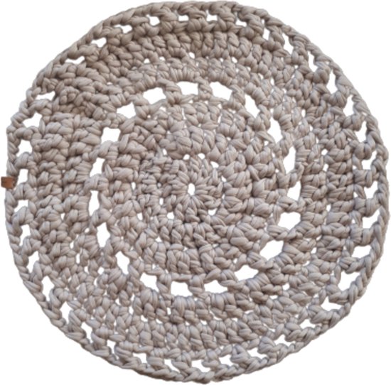 Ingehaakt gehaakte placemat taupe