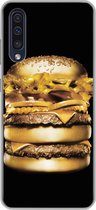 Geschikt voor Samsung Galaxy A50 hoesje - Gouden hamburger op een zwarte achtergrond. - Siliconen Telefoonhoesje