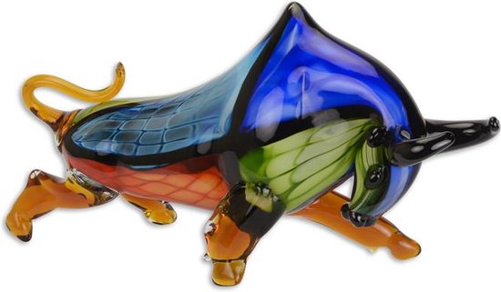 A MURANO STYLE GLASS FIGURINE OF A CHARGING BULL Hoogte: 22,2 Breedte: 16,4 Lengte: 43