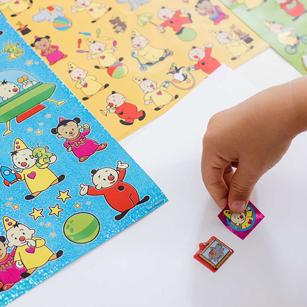 Bumba stickers Super stickerset XL - 7 stickervellen incl luxe 3D puffy en metallic stickers - vanaf 3 jaar - Studio 100 - Bambolino Toys — afbeelding 2