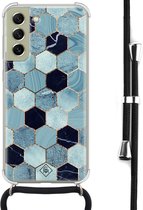 Casimoda® hoesje met koord - Geschikt voor Samsung S21 FE - Blue Cubes - Afneembaar koord - Siliconen/TPU - Blauw