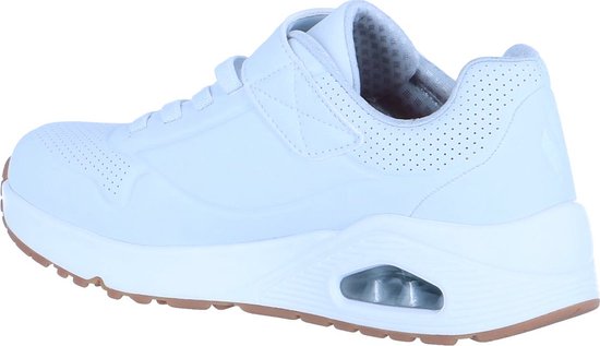 Witte Skechers sneaker met klittenband, veters en een gummi zool. Zichtbare luchtkussentjes in de zool.