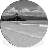 WallCircle - Wandcirkel - Muurcirkel - Tropisch strand bij het eiland Boracay - zwart wit - Aluminium - Dibond - ⌀ 30 cm - Binnen en Buiten
