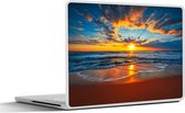 Laptop sticker - 15.6 inch - Zee - Zonsondergang - Strand - Wolken - Oranje - 36x27,5cm - Laptopstickers - Laptop skin - Cover