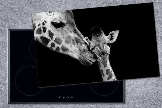 KitchenYeah® Inductie beschermer 85x52 cm - Dieren - Zwart - Wit - Giraffe - Portret - Kookplaataccessoires - Afdekplaat voor kookplaat - Inductiebeschermer - Inductiemat - Inductieplaat mat