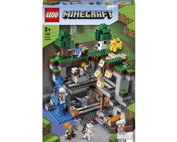foto van LEGO Minecraft Het Allereerste Avontuur - 21169