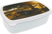Broodtrommel Wit - Lunchbox - Brooddoos - Trekker - Zon - Tractor - Boom - Landschap - 18x12x6 cm - Volwassenen