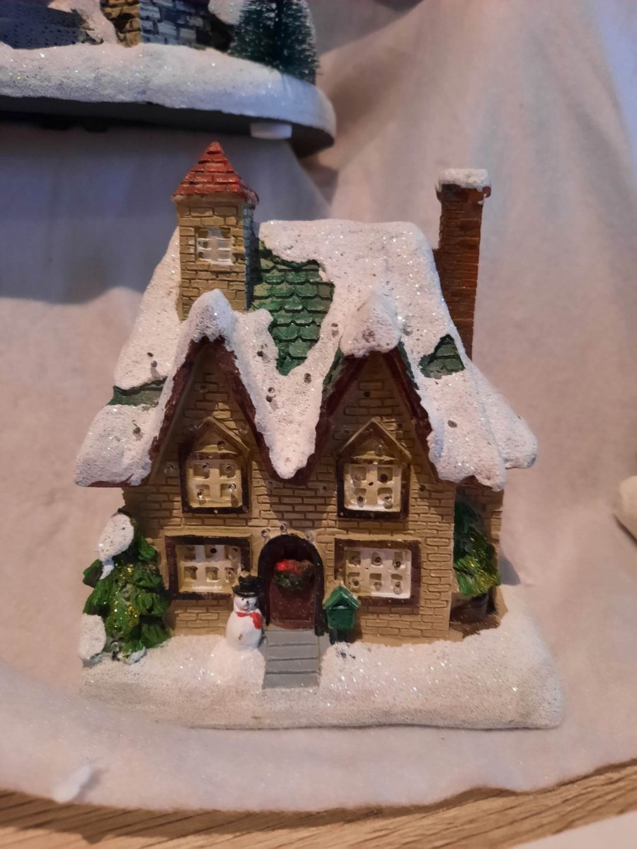 kerstdorp set van 4 huisjes met een bakkerij en een speelgoedwinkel lxbxh 11x9x13 kersthuis