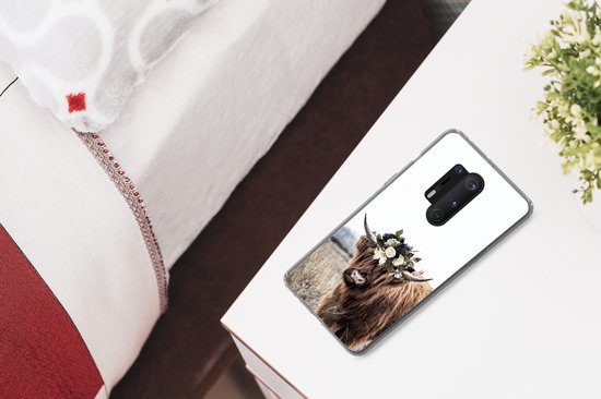 OnePlus 8 Pro - Highlander écossais - Fleurs - Animaux - Coque de téléphone en Siliconen