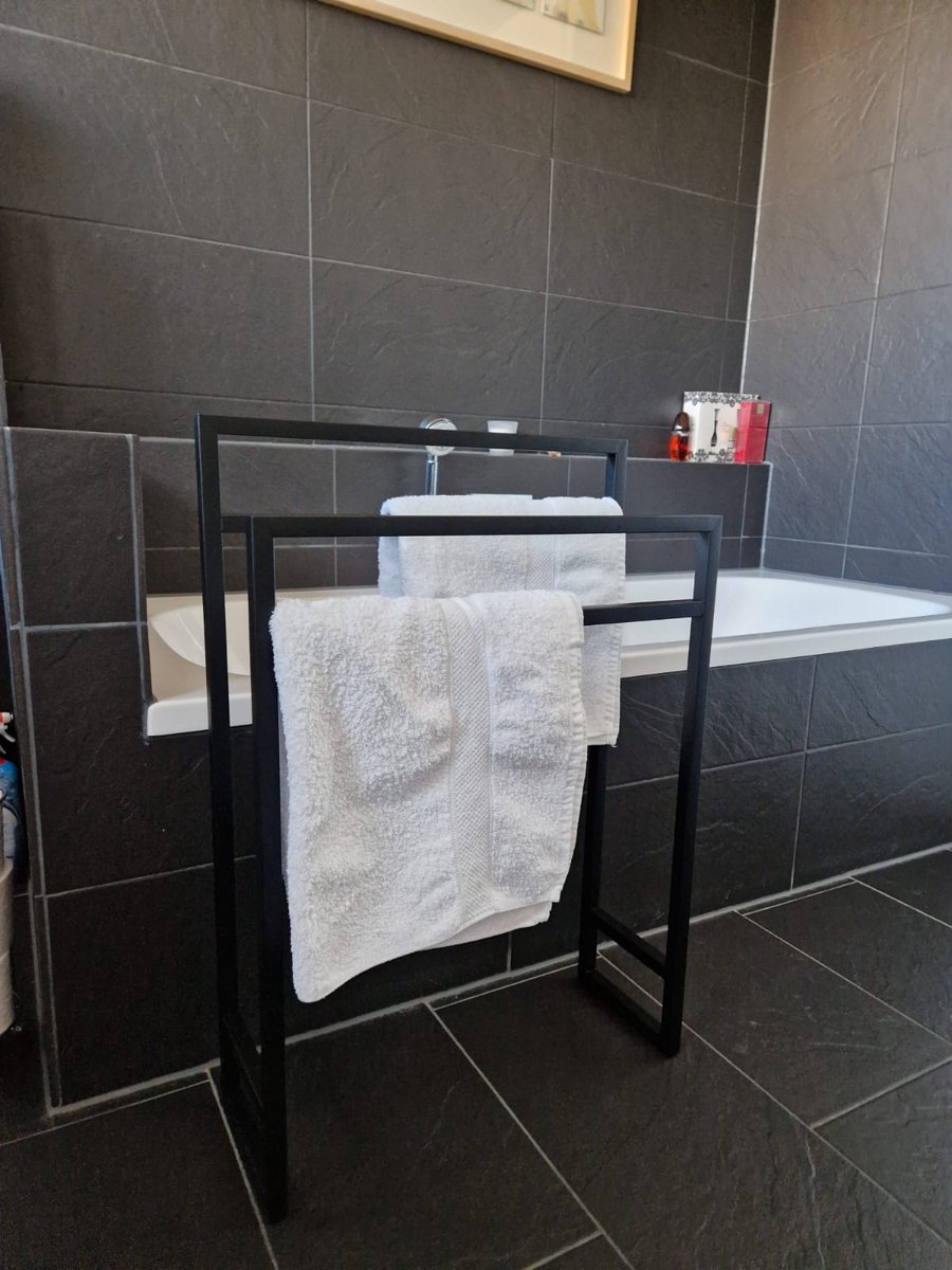 SaniDreams Binc Handdoekrek 55x20x70cm - zwart - staal