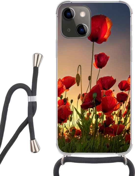 Hoesje met koord Geschikt voor iPhone 13 Mini - Kleurrijke lucht boven een veld Klaprozen in Denemarken - Siliconen - Crossbody - Backcover met Koord - Telefoonhoesje met koord - Hoesje met touw