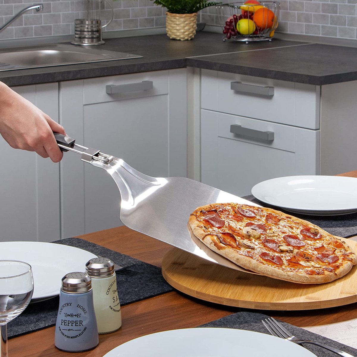 pizzaschep van 430 roestvrij staal - pizza- en taartschep met inklapbare handgreep - pizzaschep voor pizza, tarte flambée, broodjes en brood (zilverkleurig/zwart - hoekig)