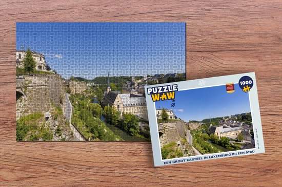 Puzzel Een groot kasteel in Luxemburg bij een stad - Legpuzzel - Puzzel 1000 stukjes volwassenen - PuzzleWow