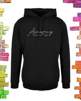 Zwarte dames hoodie “Amazing” | maat XXL/42-44