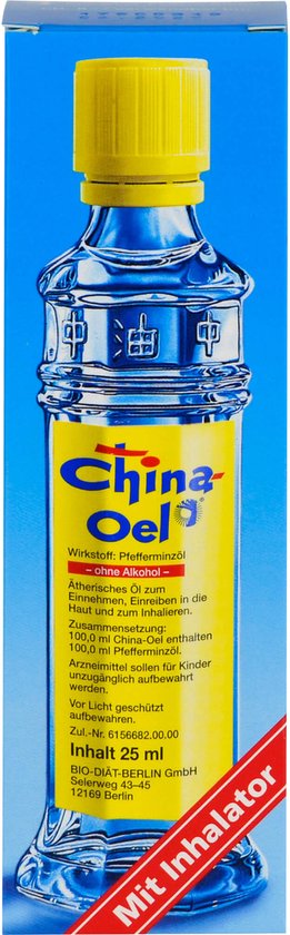 Flesje China Olie met gele dop, "met inhalator" op rode band. Netto inhoud 25 ml.