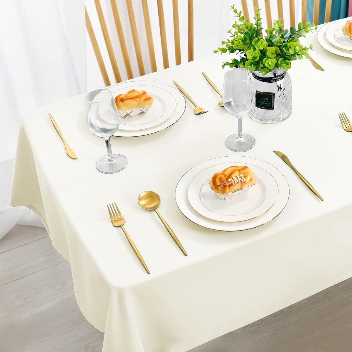 Candala Champagne tafelkleed, vlekbescherming, afwasbaar, waterdicht, voor eetkamer, tuin, feest, bruiloften of huishouden, 110 x 140 cm