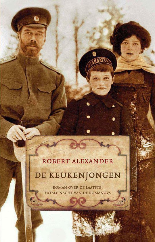 Een historisch boek met de titel 'DE KEUKENJONGEN' met een foto van de Romanov-familie.