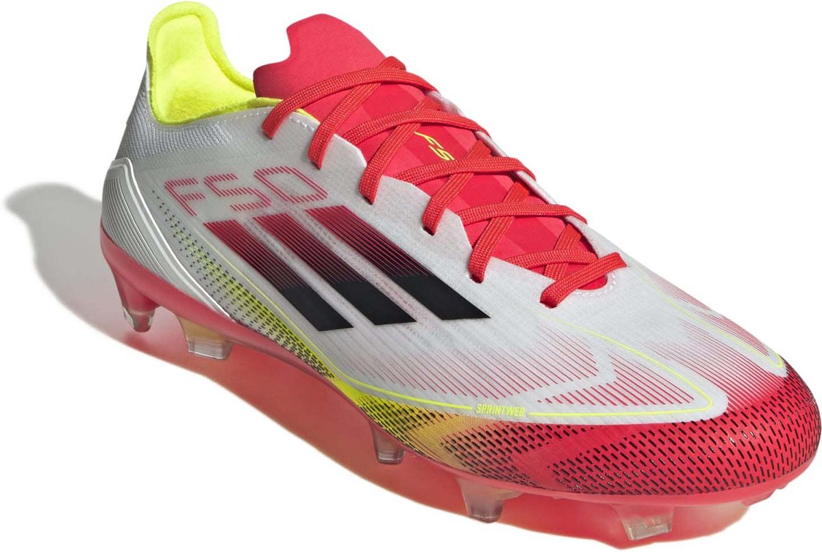 Adidas F50 Pro FG voetbalschoen in Cloud White, Core Black en Solar Yellow, met vetersluiting en elastische tong.