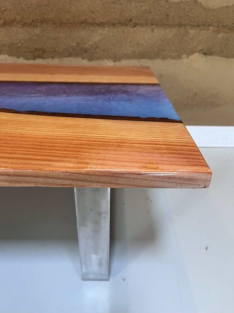 salontafel - epoxy rivertafel met rvs frame