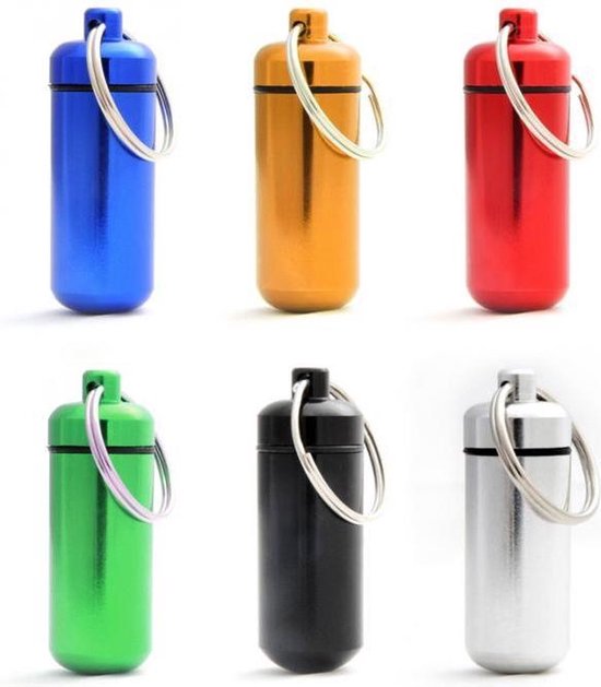 Six piluliers étanches avec porte-clés : bleu, orange, rouge, vert, noir, argent.