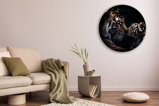 Saammp Muurcirkel Hout - Tijger welp met familie - Natuur - Dieren - Ø 30 - Wandcirkel - Wanddecoratie Cirkel - muurdecoratie Woonkamer - Slaapkamer decoratie - Rond Schilderij