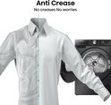 Anti Crease-functie; wit overhemd half glad, half gekreukt, met op de achtergrond een Hisense droger.
