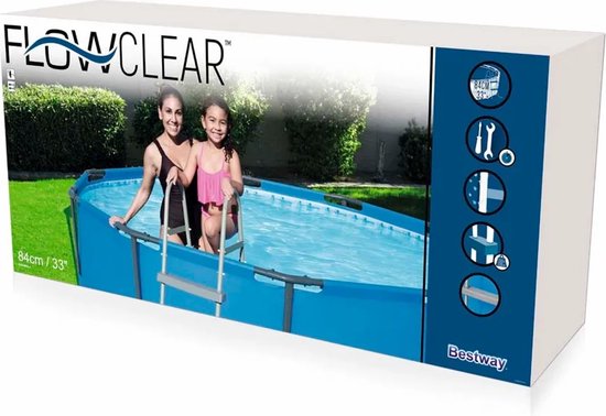Doos van de Bestway Flowclear zwembadladder. Afbeelding toont moeder en dochter bij een blauw zwembad, met de ladder. Rechts iconen voor afmetingen en montage.
