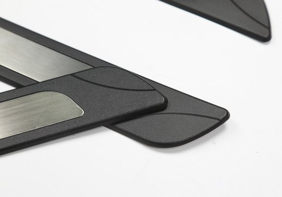 Instaplijsten voor Nissan Almera / Tino 2000-2006 (5 deurs) - Kras bescherming - Set van 4 - Zwart/metallic