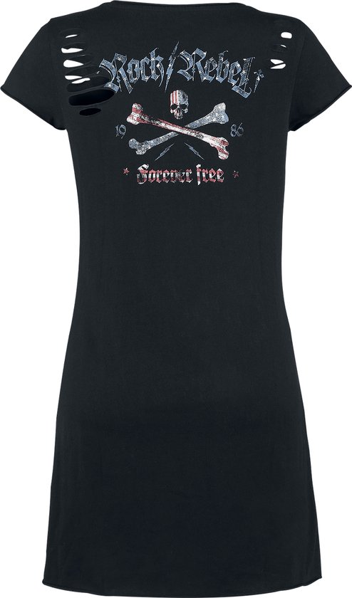 Zwart jurkje van achteren, met tekst "Rock/Rebel" en "Forever free" boven een doodshoofd met gekruiste botten.