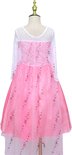 Roze prinsessenjurk met lange mouwen, sleep en glitterdetails, getoond op een paspop.