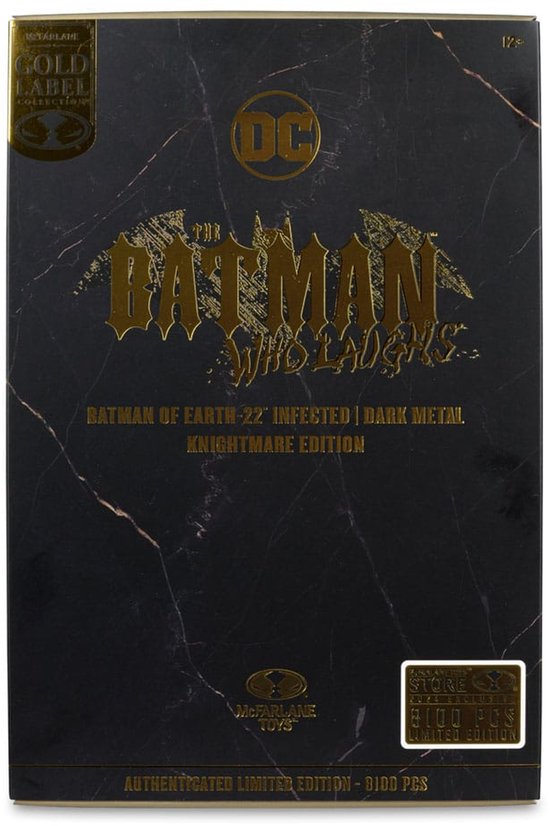 Verpakking met de tekst "The Batman Who Laughs" en "Batman of Earth-22 Infected | Dark Metal Nightmare Edition", met gouden letters op een donkere marmeren achtergrond.