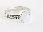 Bague en argent finement travaillée avec pierre de lune arc-en-ciel - taille 16