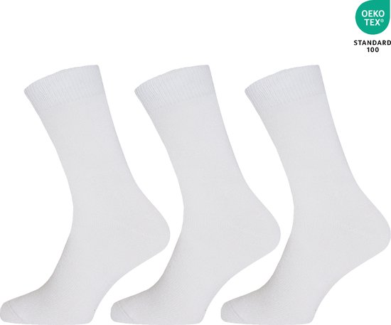 Drie paar witte katoenen sokken, maat 39-42. OEKO-TEX STANDARD 100 gecertificeerd.
