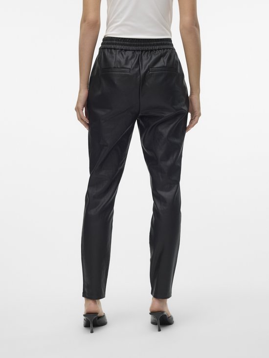 Vero Moda VMEVA LOOSE STRING COATED - Stoffhose - ivy green/grün