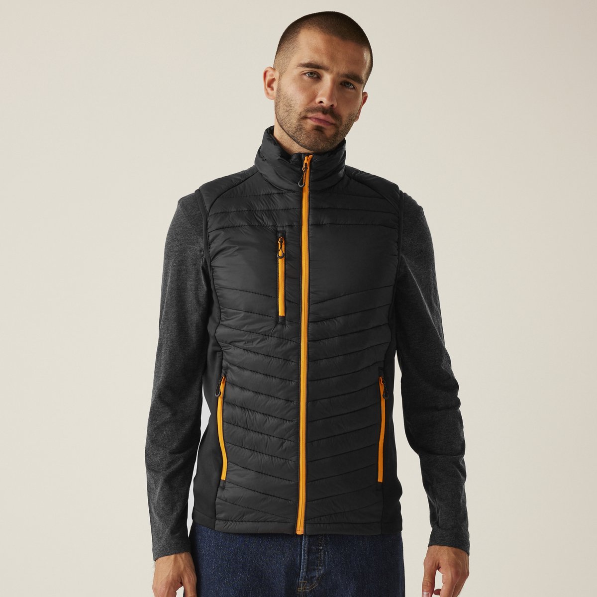Jas Hiking Heren Geïsoleerd Stretchy Bodywarmer Zwart