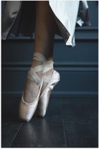 Poster (Mat) - Ballerina aan het Dansen op Spitzen - 50x75 cm Foto op Posterpapier met een Matte look