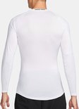 Achterkant van witte lange mouwen shirt met "NIKE PRO" op de nekband.
