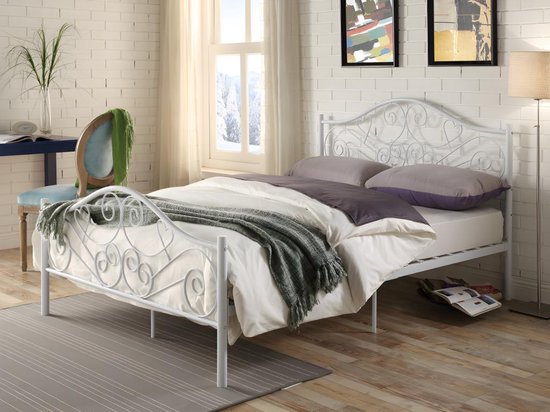 Bed 140 x 190 cm - Metaal - Wit + matras - LEYNA L 142 cm x H 105 cm x D 198.5 cm