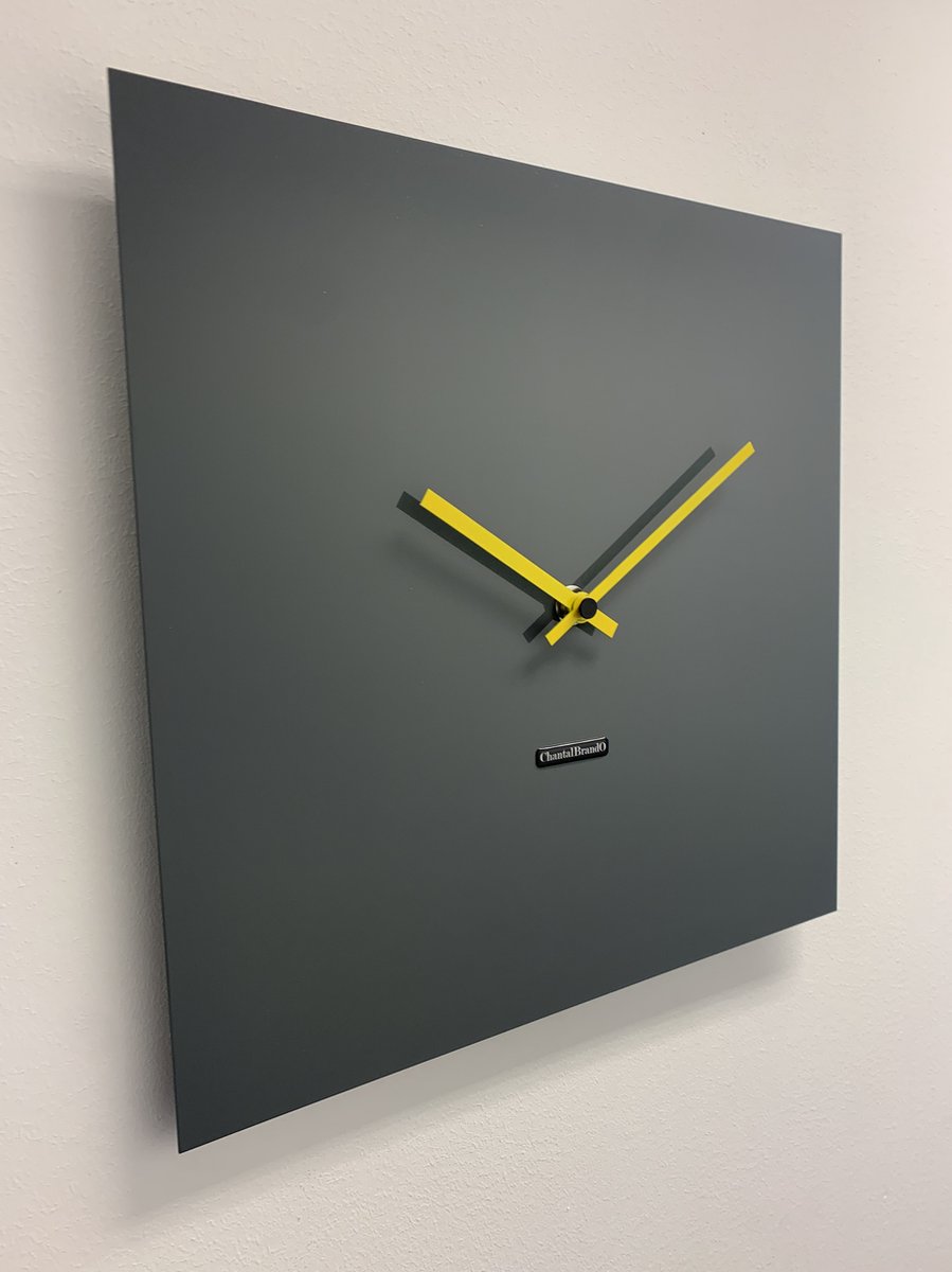 Wandklok CHANTALBRANDO -- TIME SQUARE 40 -- NARDO GREY -- MODERN DESIGN -- MADE IN HOLLAND - HOOGGLANS GRIJS