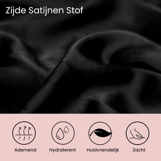 Close-up van zwart satijnstof met glanzende textuur. Iconen: ademend, hydraterend, huidvriendelijk, zacht.